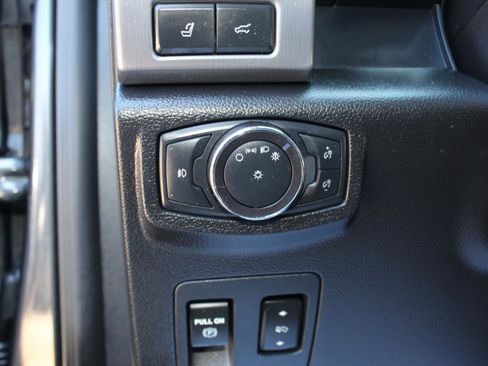 Used 2018 Ford Expedition Platinum image 26