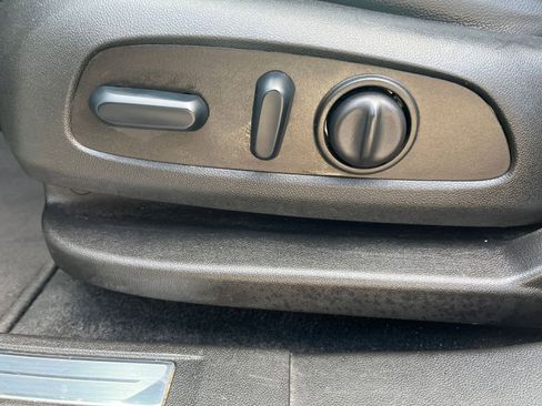 Used 2023 GMC Acadia SLT image 22