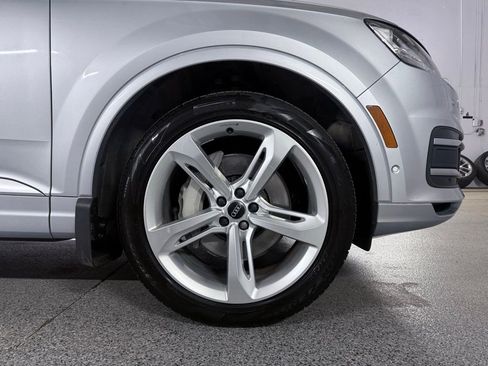 Used 2019 Audi Q7 3.0T Prestige AWD/4WD image 6
