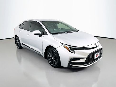 Certified 2023 Toyota Corolla SE FWD image 3