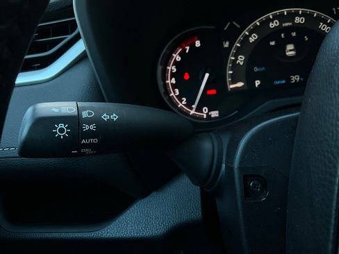 Used 2025 Toyota RAV4 XLE image 36