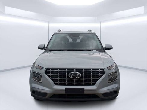 Used 2020 Hyundai Venue SEL w/ Convenience Package FWD image 9