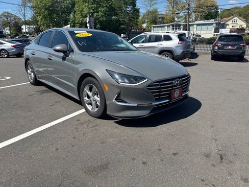 Used 2022 Hyundai Sonata SE w/ Preferred Accessory Package FWD image 2