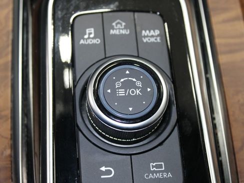 Used 2024 Nissan Armada SL image 57