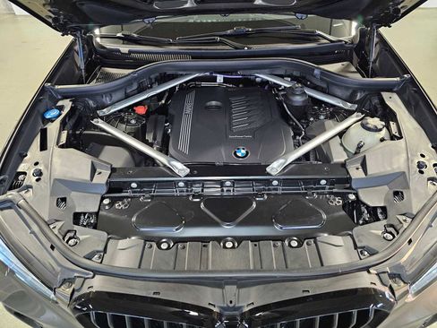 Used 2023 BMW X5 xDrive40i w/ M Sport Package image 9
