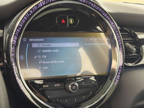 Used 2023 MINI Cooper SE image 18