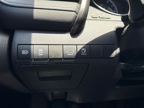 Used 2019 Toyota Camry SE FWD image 41