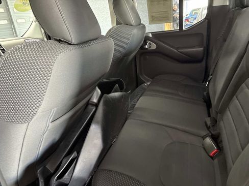 Used 2019 Nissan Frontier PRO-4X image 24