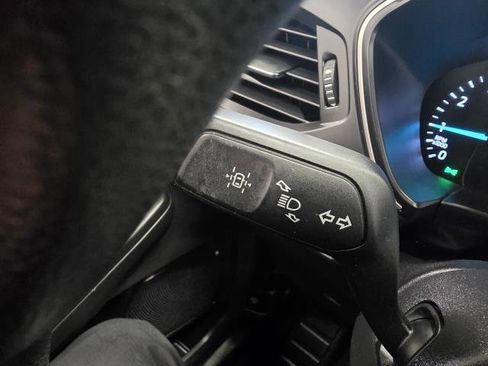 Used 2020 Ford Escape SE image 18