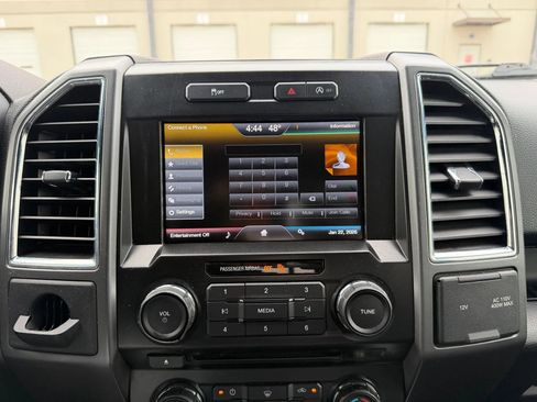 Used 2015 Ford F150 XLT w/ Equipment Group 302A Luxury image 32