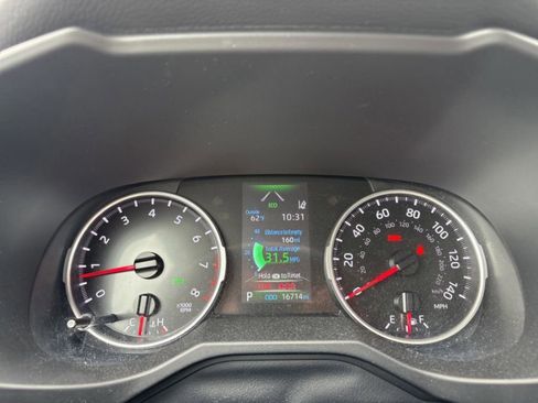 Used 2022 Toyota RAV4 XLE FWD image 14