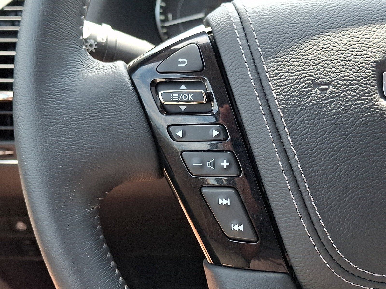 Certified 2023 Nissan Armada Platinum w/ Captain's Chairs Package AWD/4WD image 27