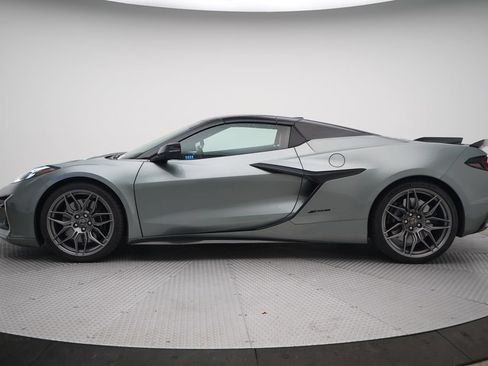 Used 2023 Chevrolet Corvette Z06 RWD image 5