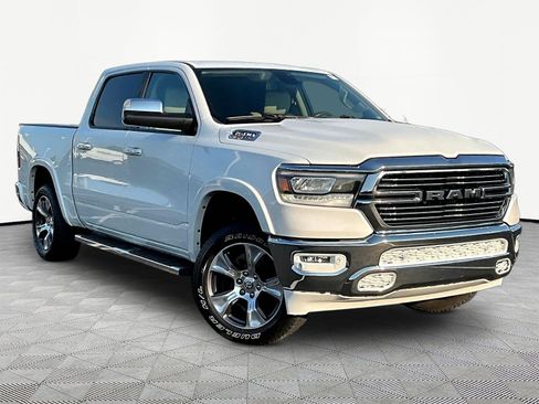 Used 2019 RAM 1500 Laramie AWD/4WD image 3