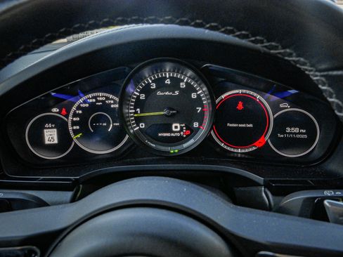 Used 2021 Porsche Cayenne Turbo S image 21