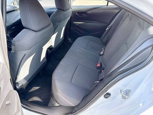 Used 2022 Toyota Corolla LE FWD image 16