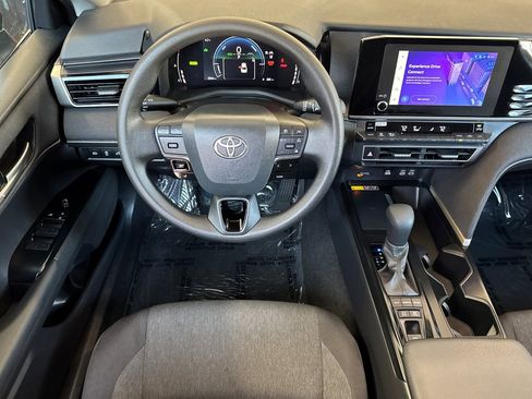 Used 2026 Toyota Camry LE FWD image 14