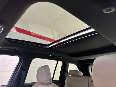 New 2025 Jeep Grand Cherokee Limited w/ Black Appearance Package image 37