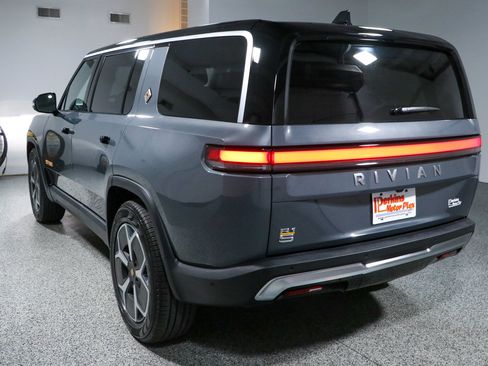 Used 2024 Rivian R1S Adventure AWD/4WD image 8