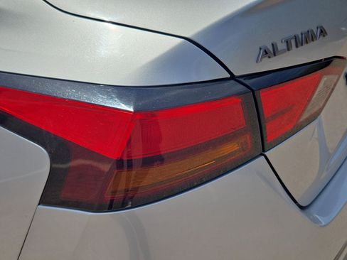 Used 2023 Nissan Altima 2.5 SR FWD image 25