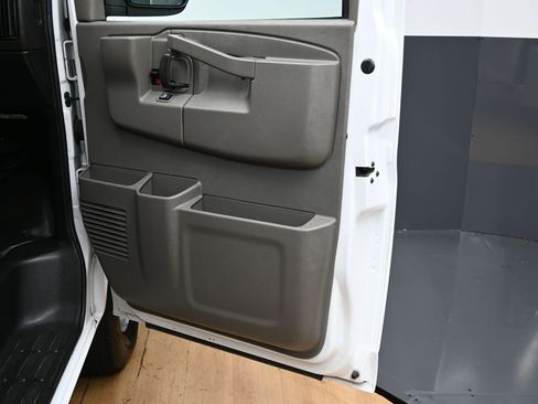 Used 2024 Chevrolet Express 3500 Extended w/ Driver Convenience Package image 35