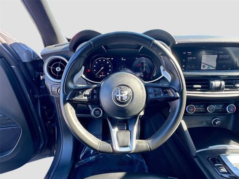 Used 2024 Alfa Romeo Stelvio Sprint image 11