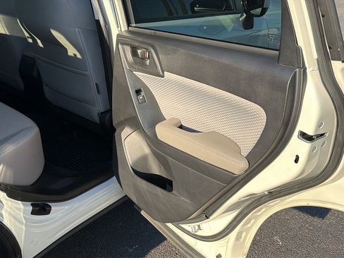 Used 2018 Subaru Forester 2.5i Premium image 32