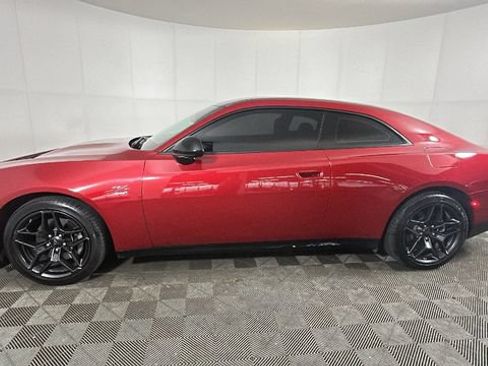 Used 2024 Dodge Charger Daytona R/T w/ Plus Group AWD/4WD image 5