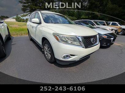 Used 2016 Nissan Pathfinder SL