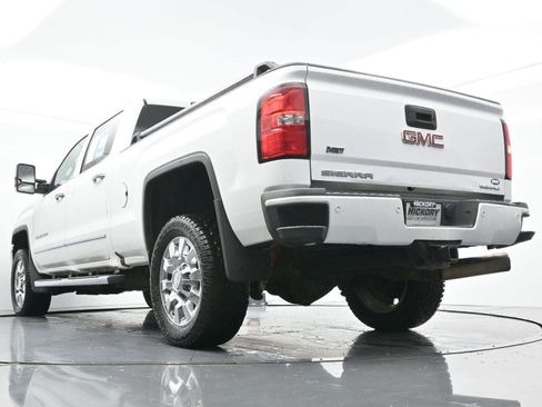 Used 2019 GMC Sierra 2500 Denali w/ Duramax Plus Package AWD/4WD image 47