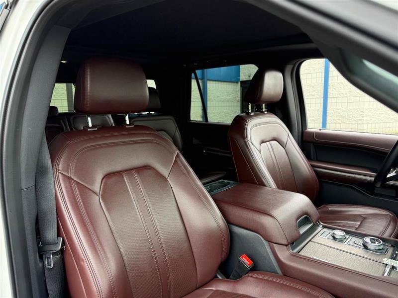 Used 2023 Ford Expedition Limited AWD/4WD image 27