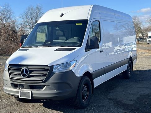 New 2025 Mercedes-Benz Sprinter 2500 image 9