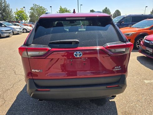 Used 2019 Toyota RAV4 XLE AWD/4WD image 15