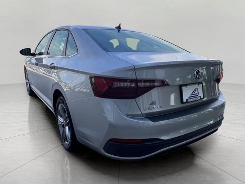 Used 2024 Volkswagen Jetta SE FWD image 10