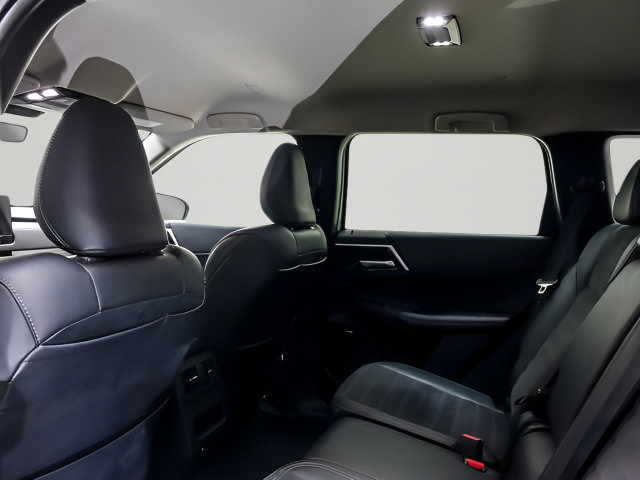 Used 2025 Mitsubishi Outlander SE AWD/4WD image 8