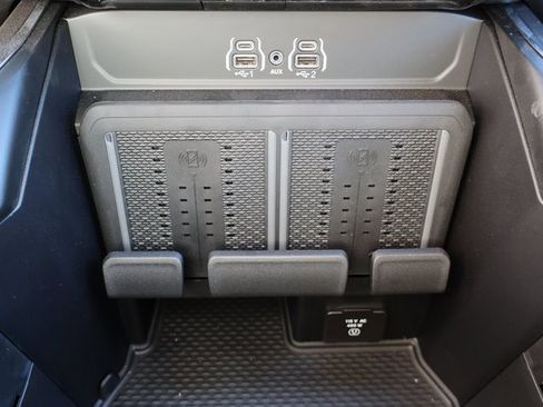 Used 2025 RAM 3500 Laramie image 29