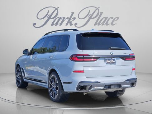 Used 2023 BMW X7 xDrive40i w/ Executive Package AWD/4WD image 3