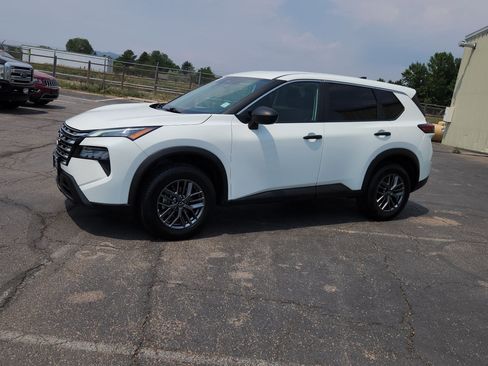 Used 2024 Nissan Rogue S AWD/4WD image 4