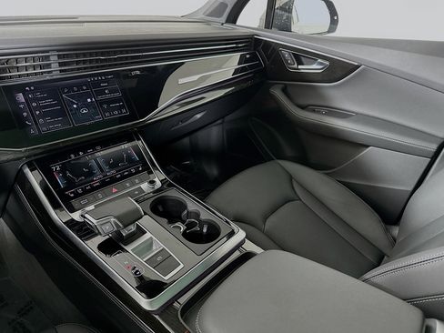 Used 2025 Audi Q7 2.0T Premium Plus w/ Premium Plus Package image 24