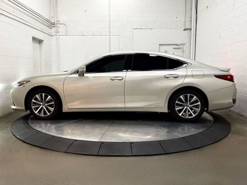 Used 2021 Lexus ES 300h w/ Accessory Package 2 FWD image 6