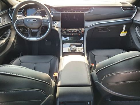 New 2025 Jeep Grand Cherokee L Limited w/ Black Appearance Package image 14