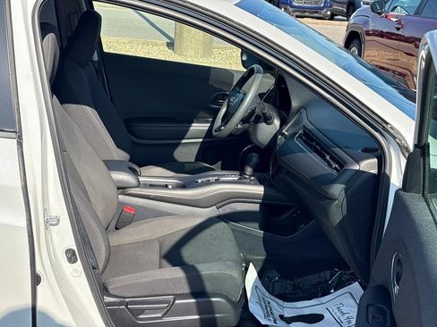 Used 2021 Honda HR-V EX image 10