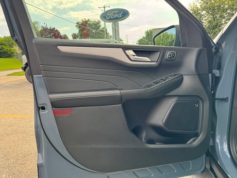 Used 2023 Ford Escape Platinum w/ Premium Technology Package AWD/4WD image 16