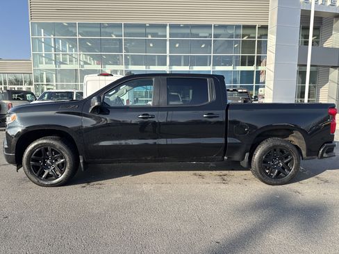 Used 2023 Chevrolet Silverado 1500 RST image 2