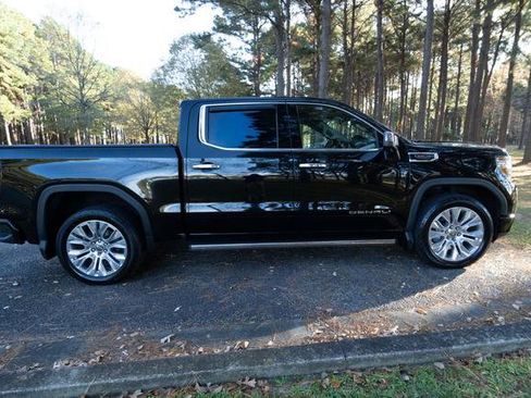 Used 2021 GMC Sierra 1500 Denali w/ Denali Premium Package image 2