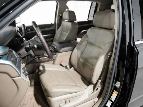 Used 2018 Chevrolet Suburban LT image 10