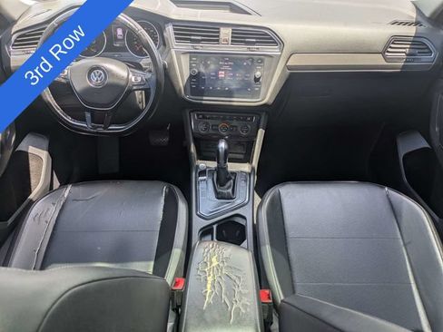 Used 2018 Volkswagen Tiguan SE w/ Panoramic Sunroof Package FWD image 15
