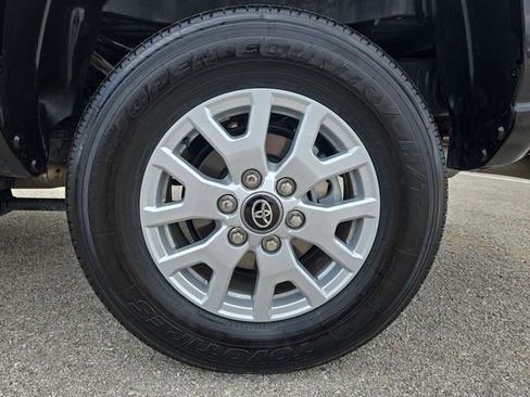 Used 2025 Toyota Tacoma SR5 image 31