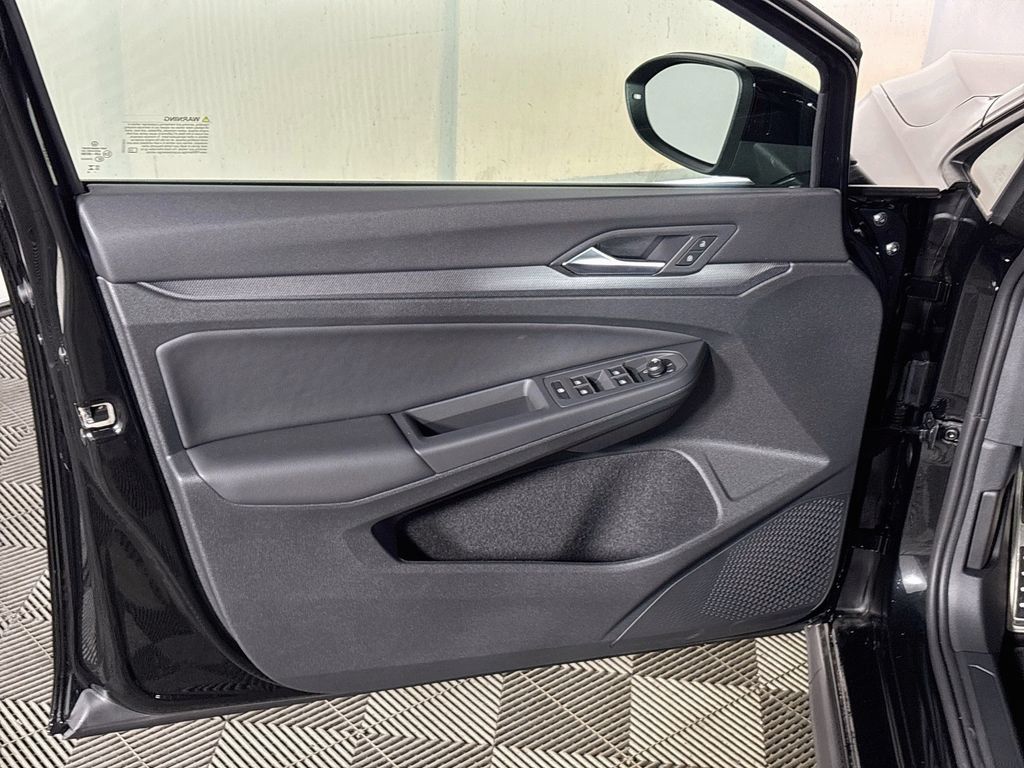 New 2026 Volkswagen GTI SE FWD image 10