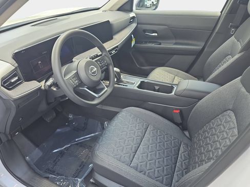 New 2026 Nissan Kicks SV w/ Cold Weather Package AWD/4WD image 15